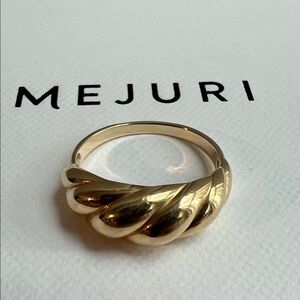 Mejuri 14k Gold Thin Croissant Dome Ring Size 6